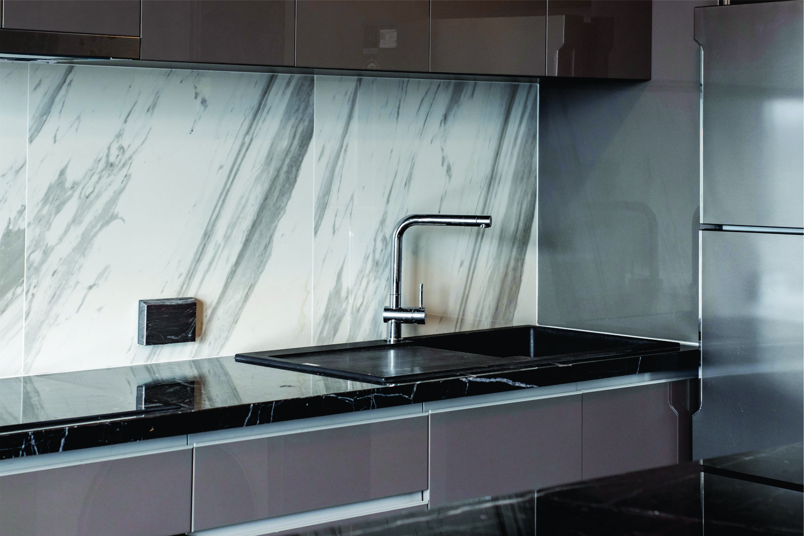 vecteezy_clean-stainless-steel-sink-small-kitchen-counter-in-the-apartment_3149212 vecteezy_clean-stainless-steel-sink-small-kitchen-counter-in-the-apartment_3149212